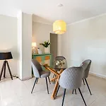 Comfy 3 Bdr Flat With Pool & Balcony By Lovelystay Апартаменты *