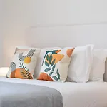 Апартаменты Comfy 3 Bdr Flat With Pool & Balcony By Lovelystay