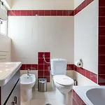 Comfy 3 Bdr Flat With Pool & Balcony By Lovelystay * Портиман