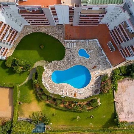 Comfy 3 Bdr Flat With Pool & Balcony By Lovelystay * Portimao