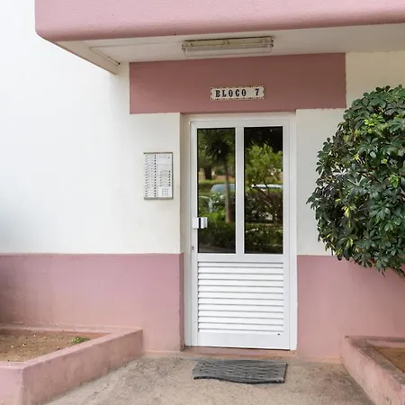 アパート Comfy 3 Bdr Flat With Pool & Balcony By Lovelystay