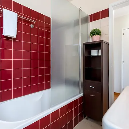 Comfy 3 Bdr Flat With Pool & Balcony By Lovelystay Apartment Portimão