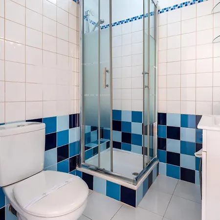 Comfy 3 Bdr Flat With Pool & Balcony By Lovelystay Apartmán